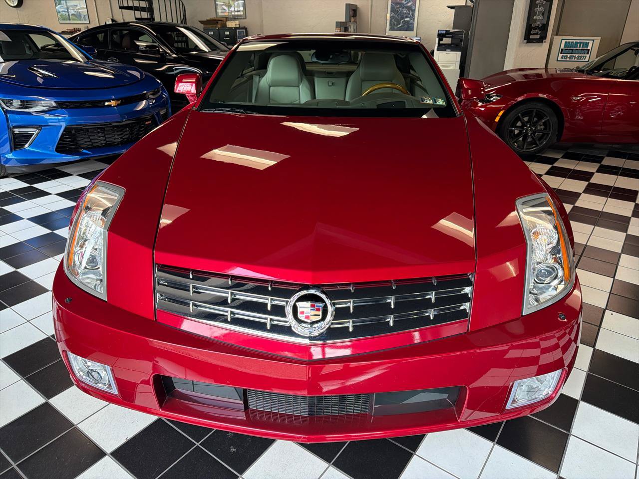 Used 2005 Cadillac XLR RWD image 2