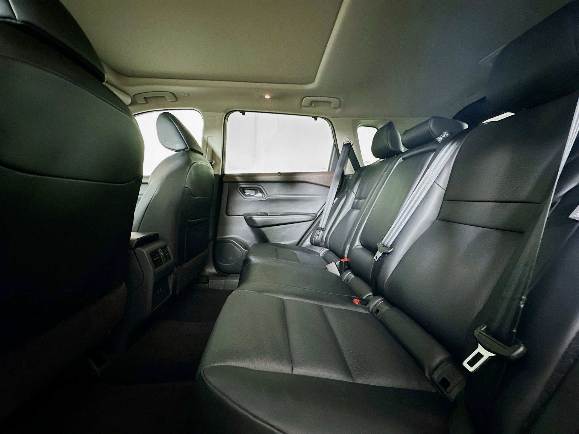 Used 2023 Nissan Rogue SV w/ SV Premium Package image 28