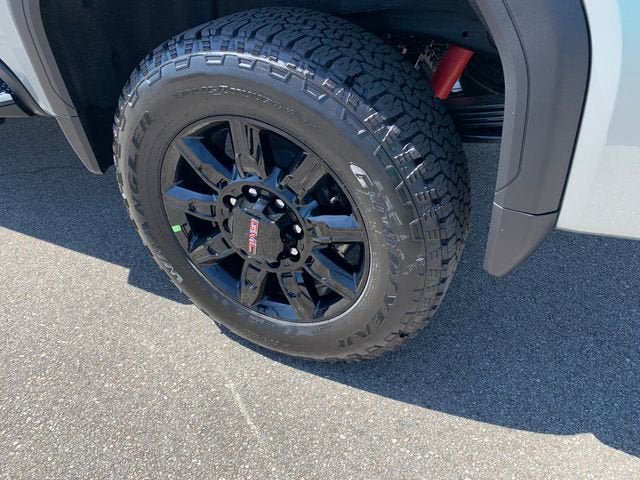 New 2026 GMC Sierra 2500 AT4 w/ Technology Package AWD/4WD image 10