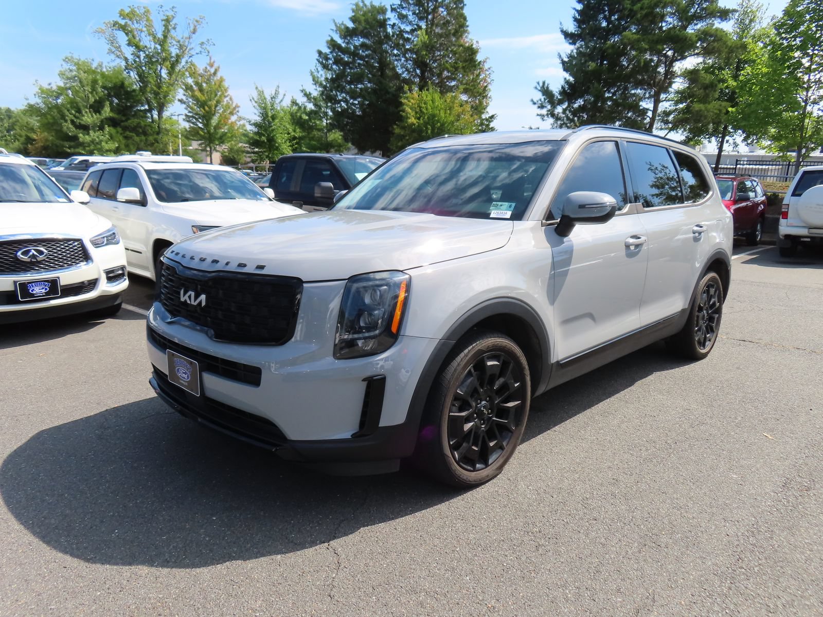 Used 2022 Kia Telluride EX w/ EX Premium Package AWD/4WD image 3