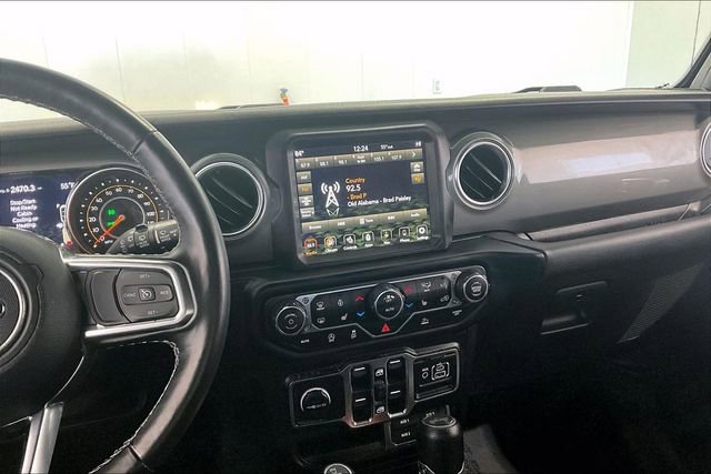 Used 2023 Jeep Wrangler Unlimited Sahara w/ Cold Weather Group AWD/4WD image 9