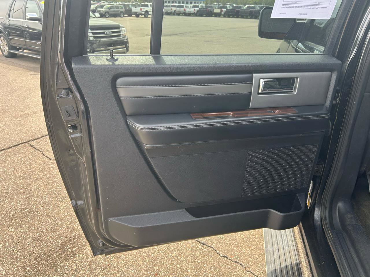 Used 2017 Ford Expedition EL Platinum AWD/4WD image 15