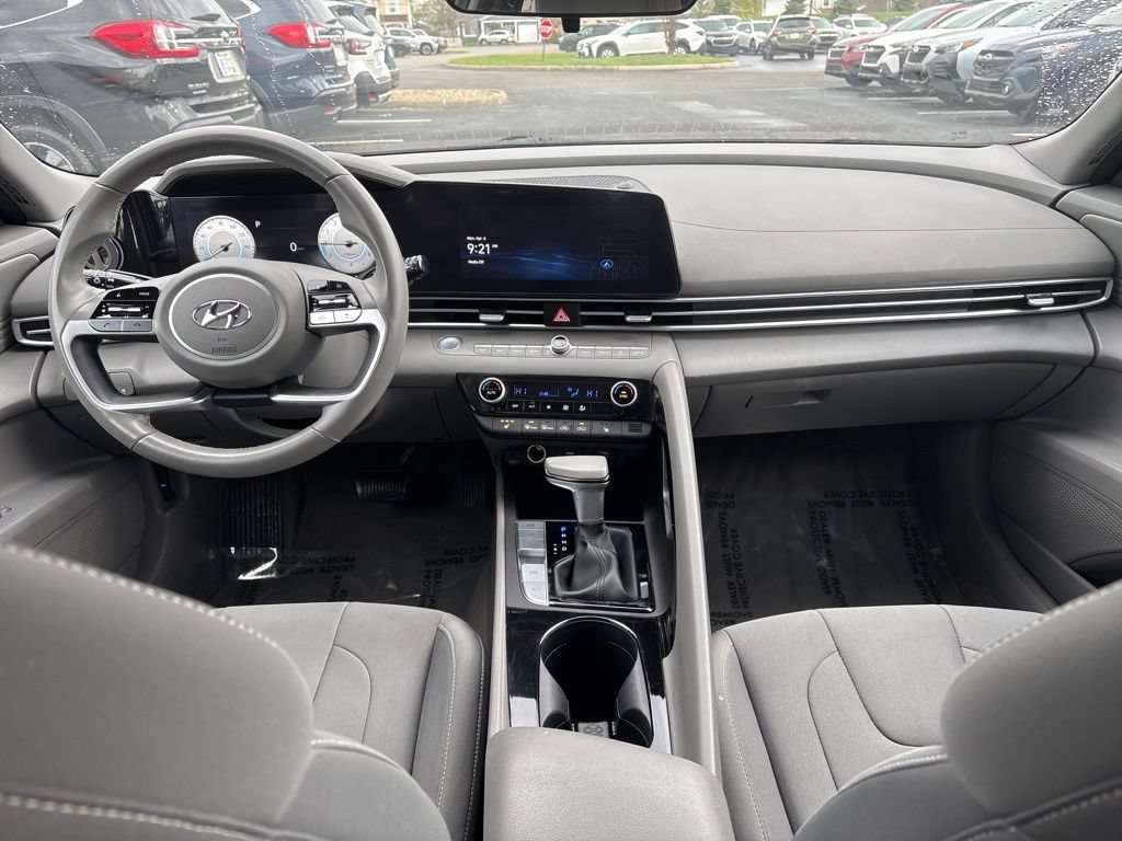Used 2023 Hyundai Elantra SEL w/ Convenience Package FWD image 13