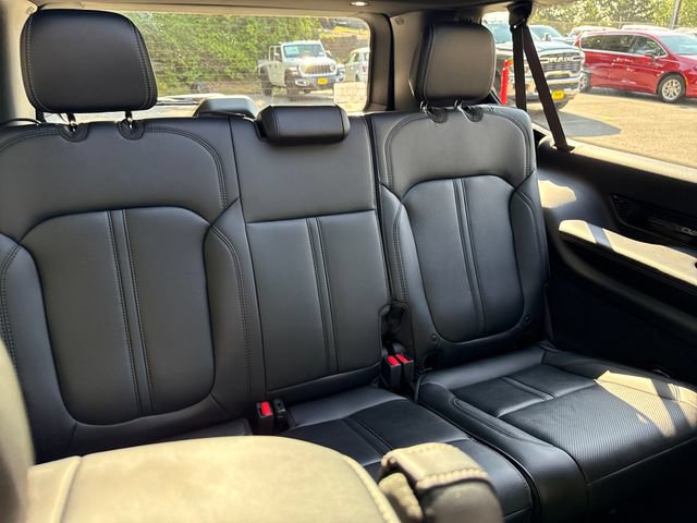 New 2026 Jeep Grand Wagoneer L Summit w/ Premium Group III AWD/4WD image 12