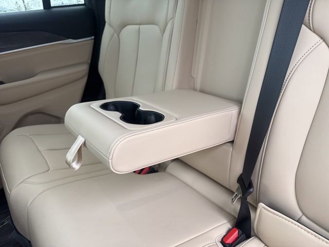 New 2025 Jeep Grand Cherokee Limited w/ Trailer Tow Package image 18