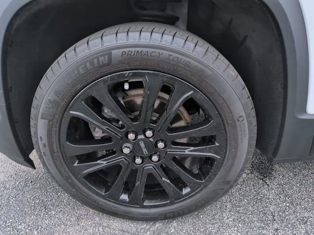 Certified 2023 GMC Acadia SLE w/ Driver Convenience Package AWD/4WD image 11