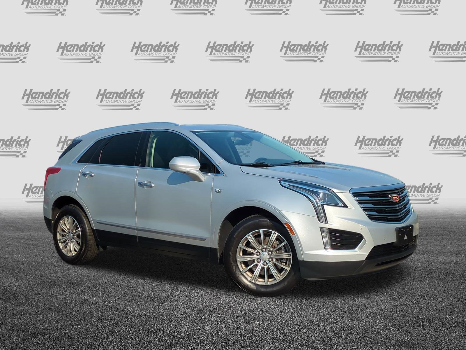 Used 2017 Cadillac XT5 Luxury w/ Driver Awareness Package FWD image 2
