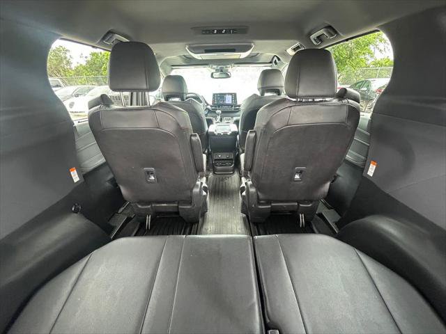 Certified 2023 Toyota Sienna XSE w/ XSE Plus Package AWD/4WD image 16