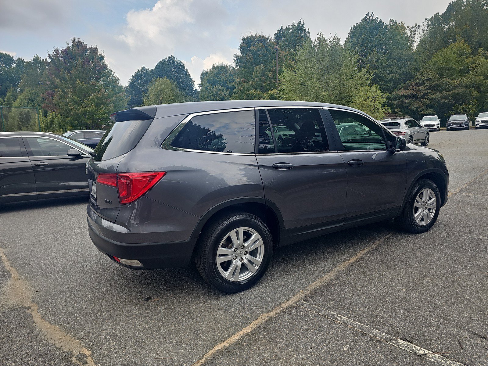 Used 2016 Honda Pilot LX image 5