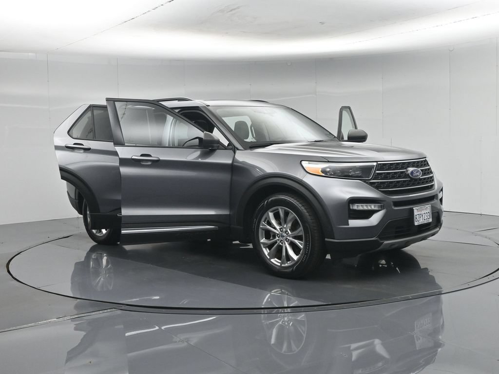 Certified 2021 Ford Explorer XLT w/ Equipment Group 202A RWD image 37