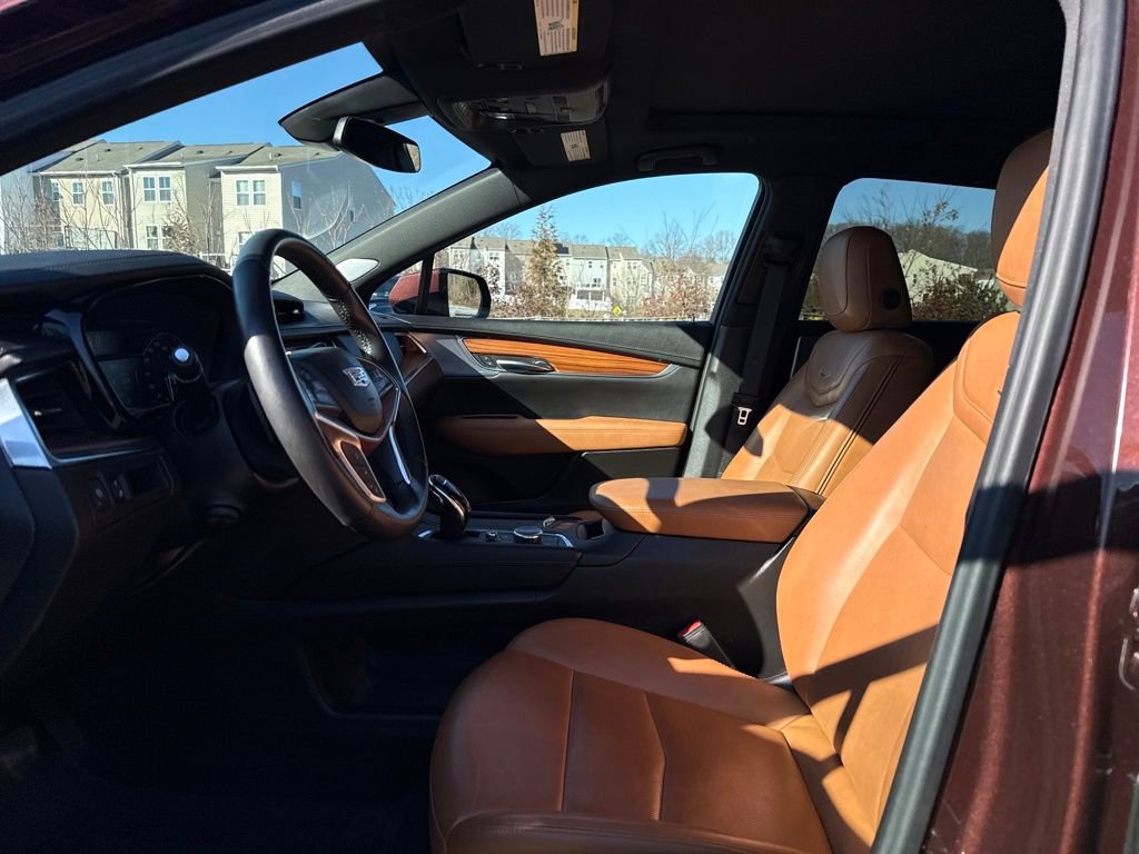 Certified 2022 Cadillac XT5 Premium Luxury image 3