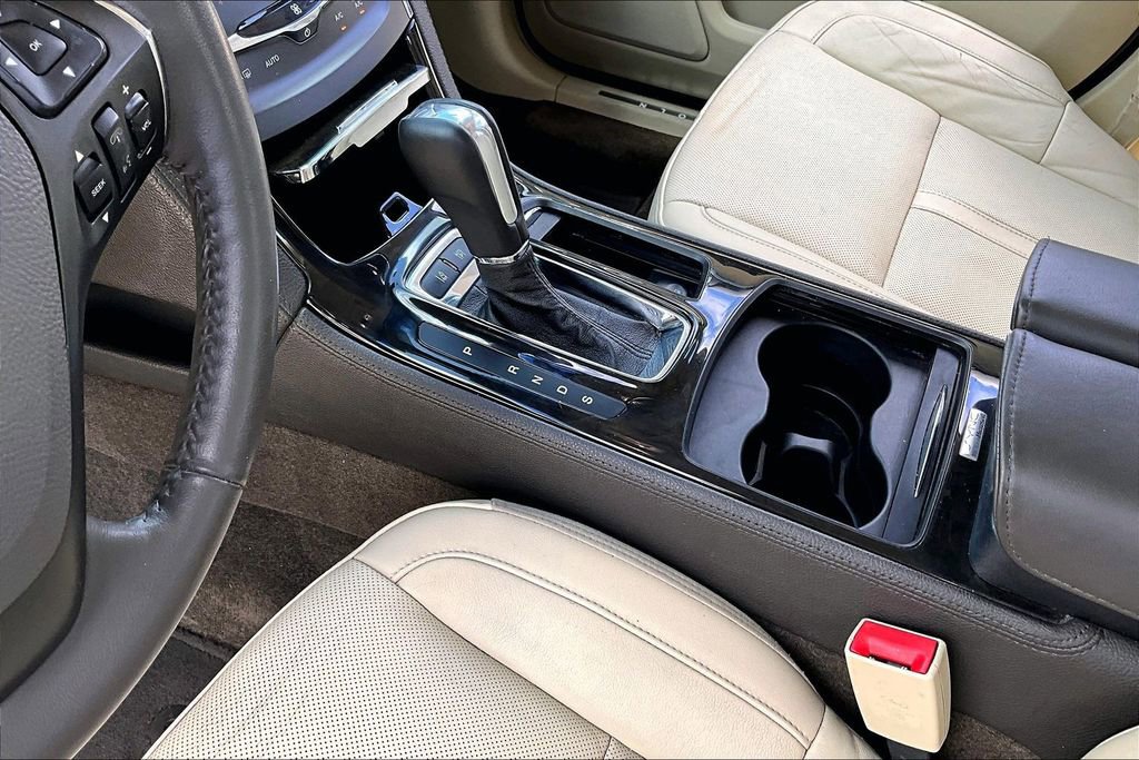 Used 2013 Lincoln MKS FWD image 15