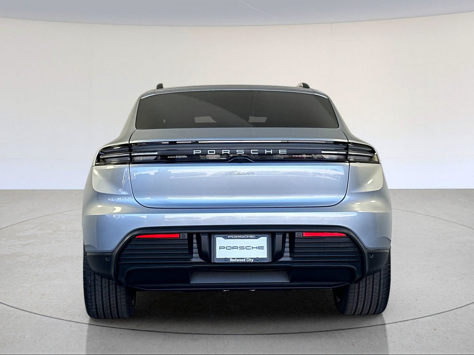 Certified 2025 Porsche Macan Electric RWD image 7