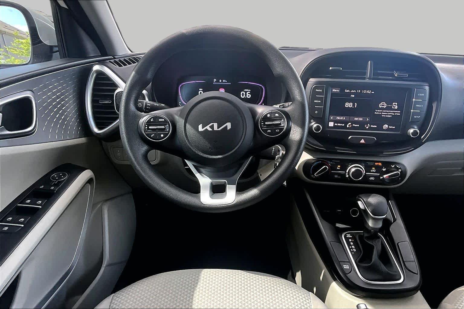 Used 2023 Kia Soul LX w/ Option Group 015 FWD image 6