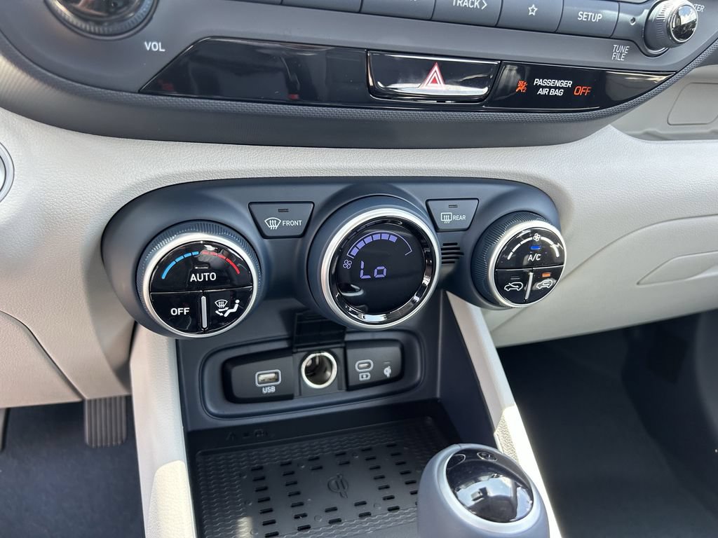 New 2026 Hyundai Venue SEL FWD image 24