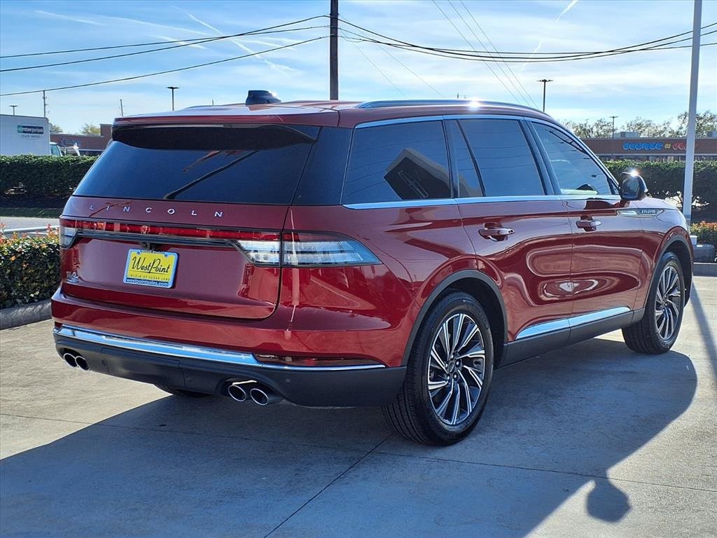 Used 2025 Lincoln Aviator 2WD image 2