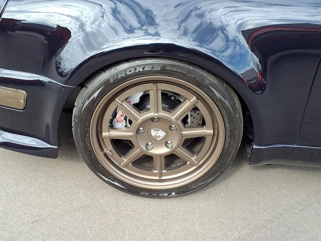 Used 1990 Porsche 911 Carrera RWD image 9