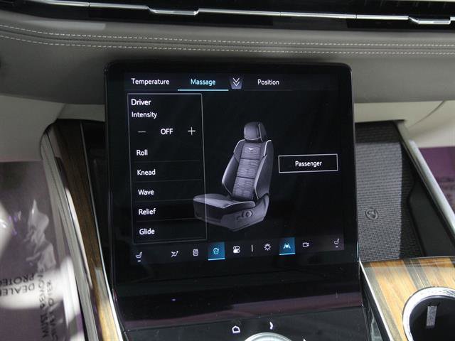 Certified 2025 Cadillac Escalade ESV Sport Platinum image 17