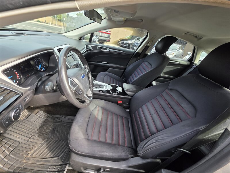 Used 2015 Ford Fusion SE w/ Equipment Group 201A image 14