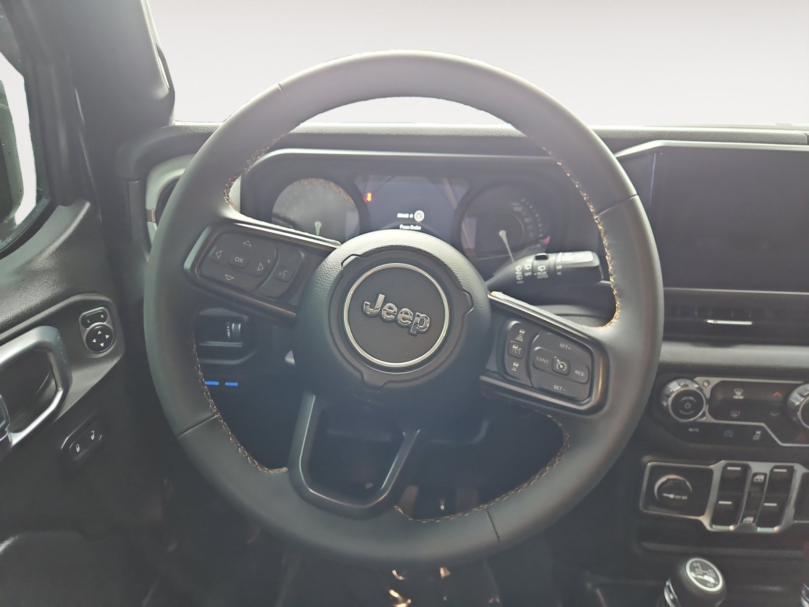Used 2024 Jeep Wrangler Unlimited AWD/4WD image 12