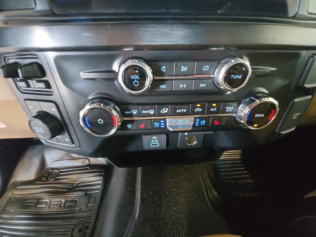 Used 2024 Ford F350 Lariat w/ Sport Appearance Package AWD/4WD image 17