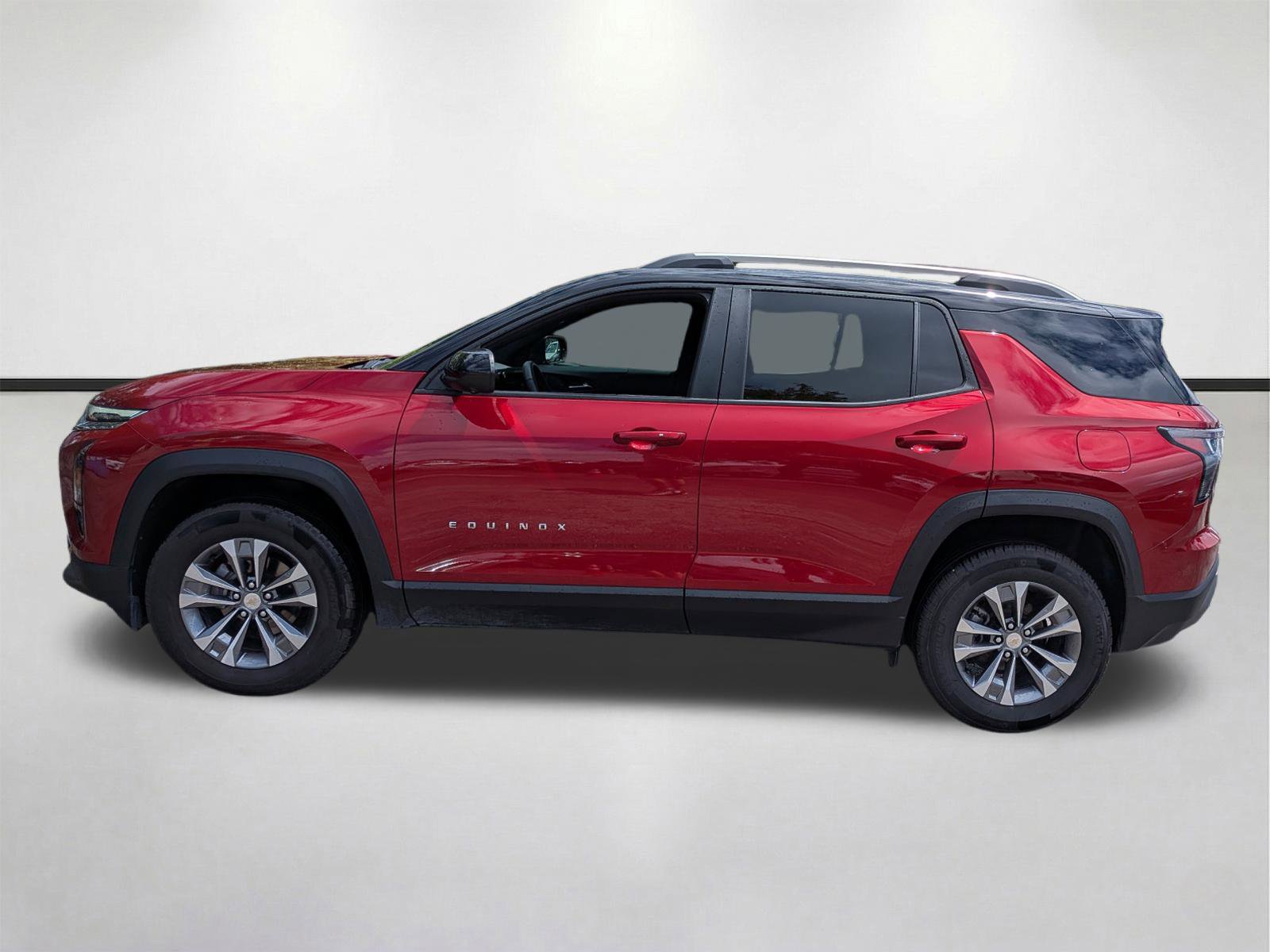 Used 2025 Chevrolet Equinox LT w/ Safety and Technology Package image 7