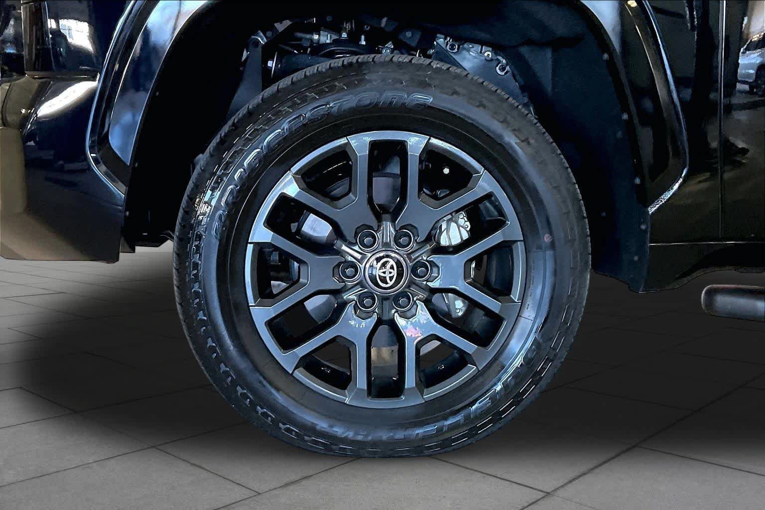 Used 2025 Toyota Tundra Platinum AWD/4WD image 10