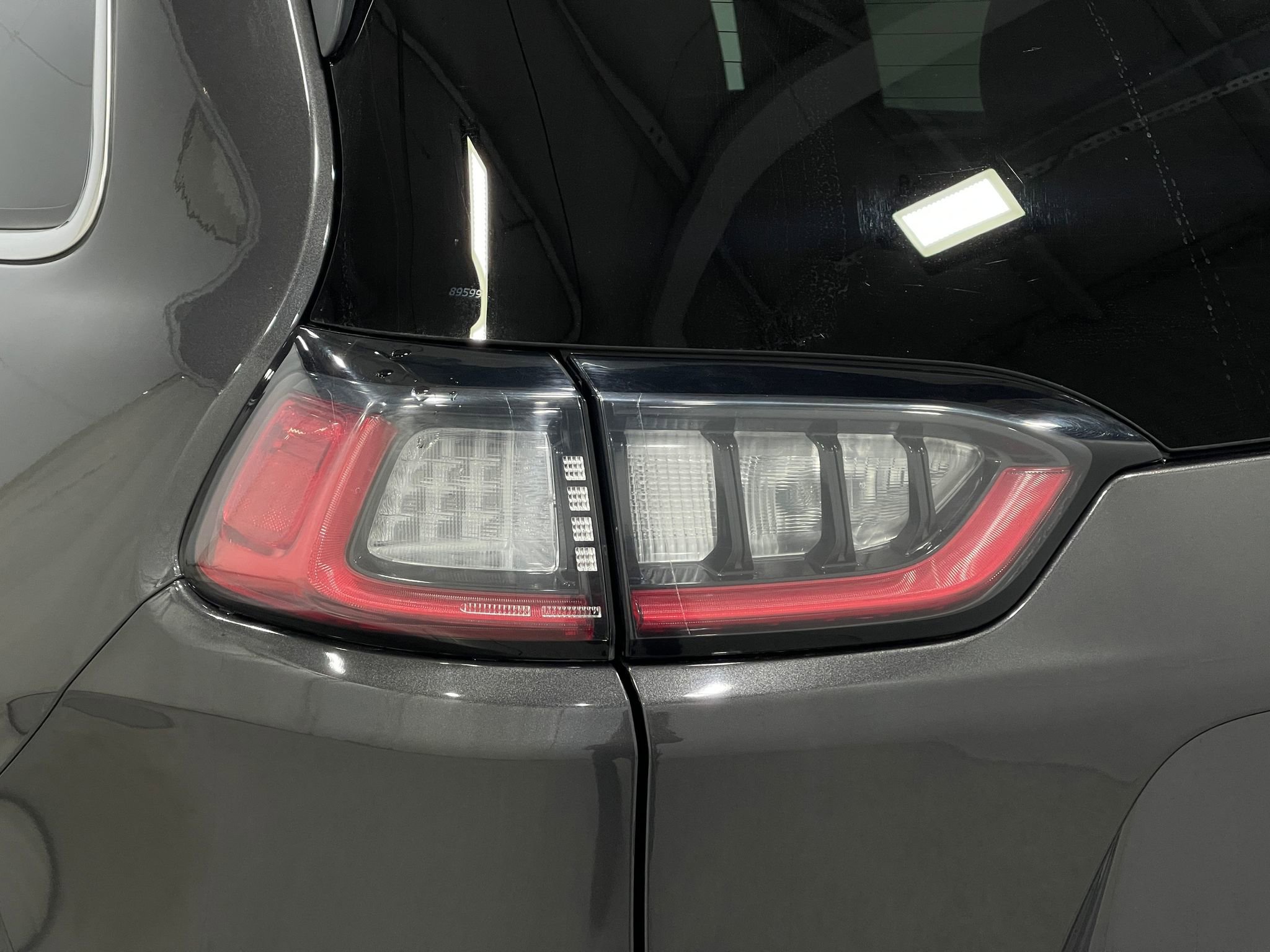 Used 2021 Jeep Cherokee Limited image 34