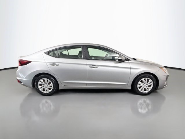Used 2020 Hyundai Elantra SE FWD image 11