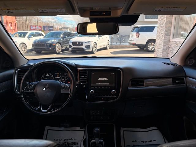 Used 2020 Mitsubishi Outlander SE AWD/4WD image 18