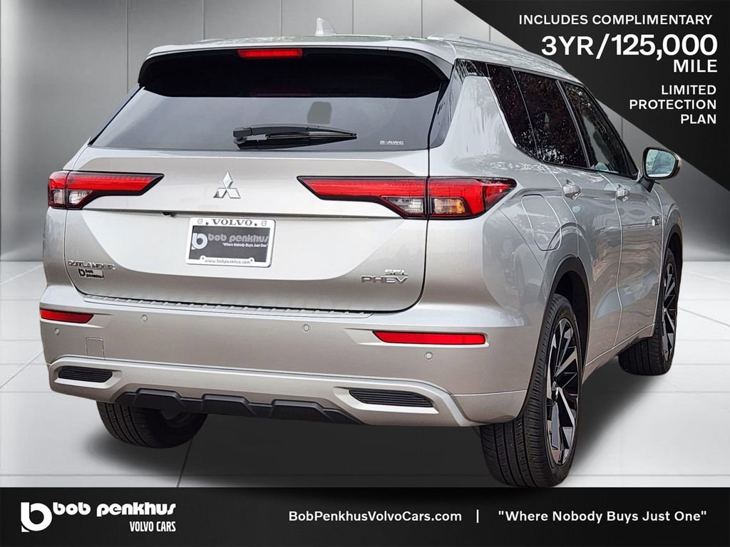 Used 2023 Mitsubishi Outlander 4WD Plug-In Hybrid image 25