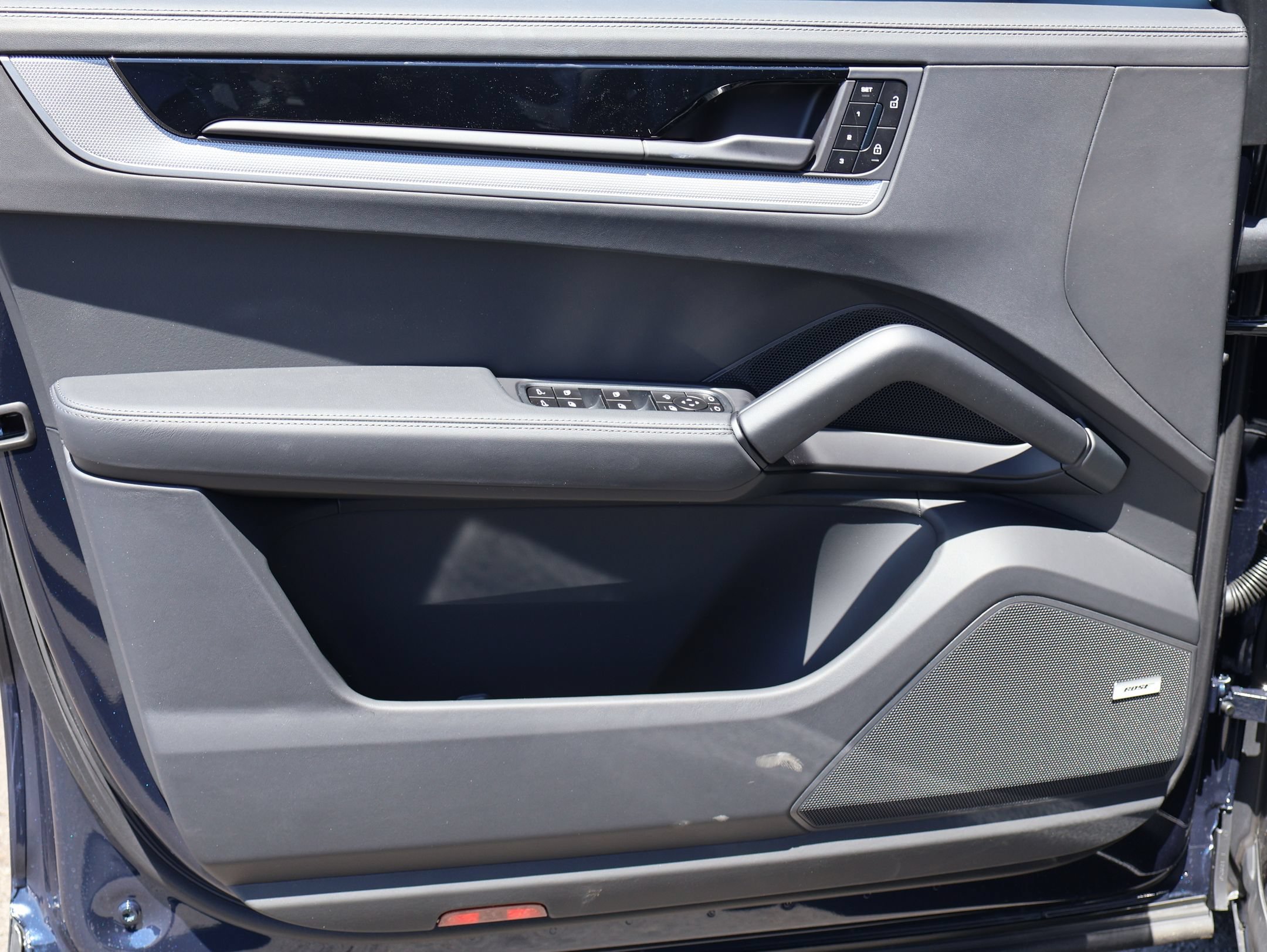 New 2026 Porsche Cayenne Coupe AWD/4WD image 12