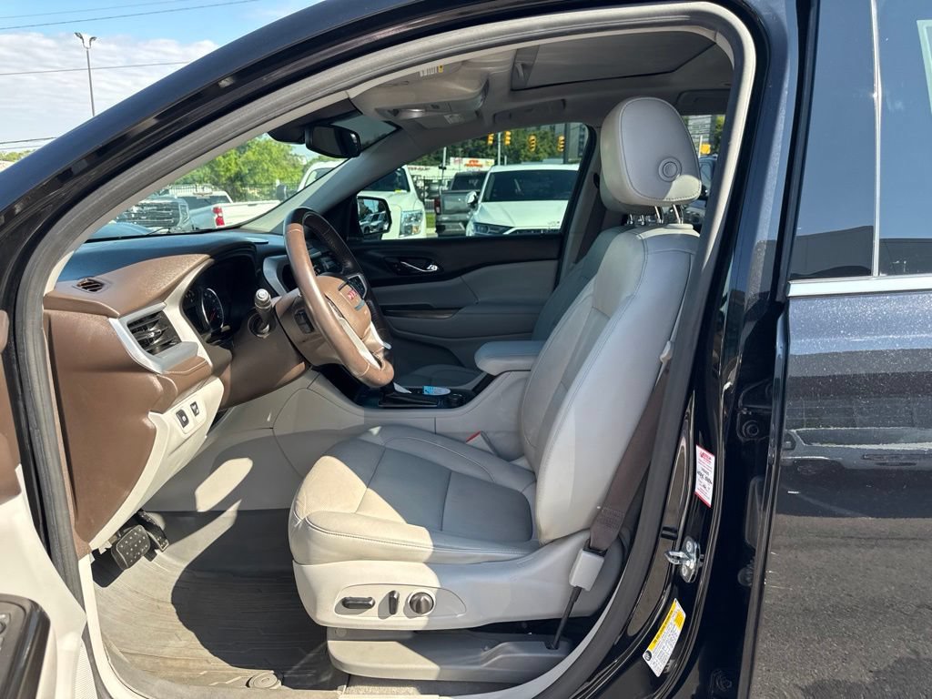 Used 2018 GMC Acadia SLT w/ LPO, Floor Liner Package FWD image 12