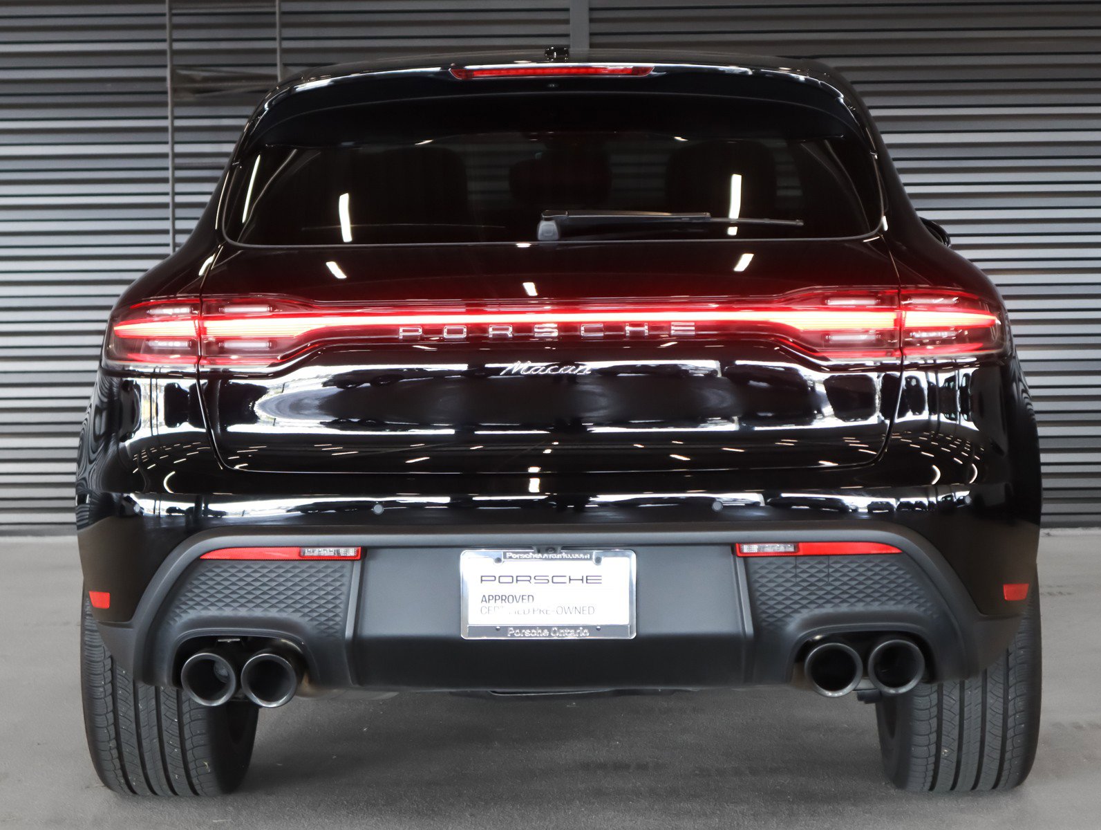 Certified 2023 Porsche Macan AWD/4WD image 9