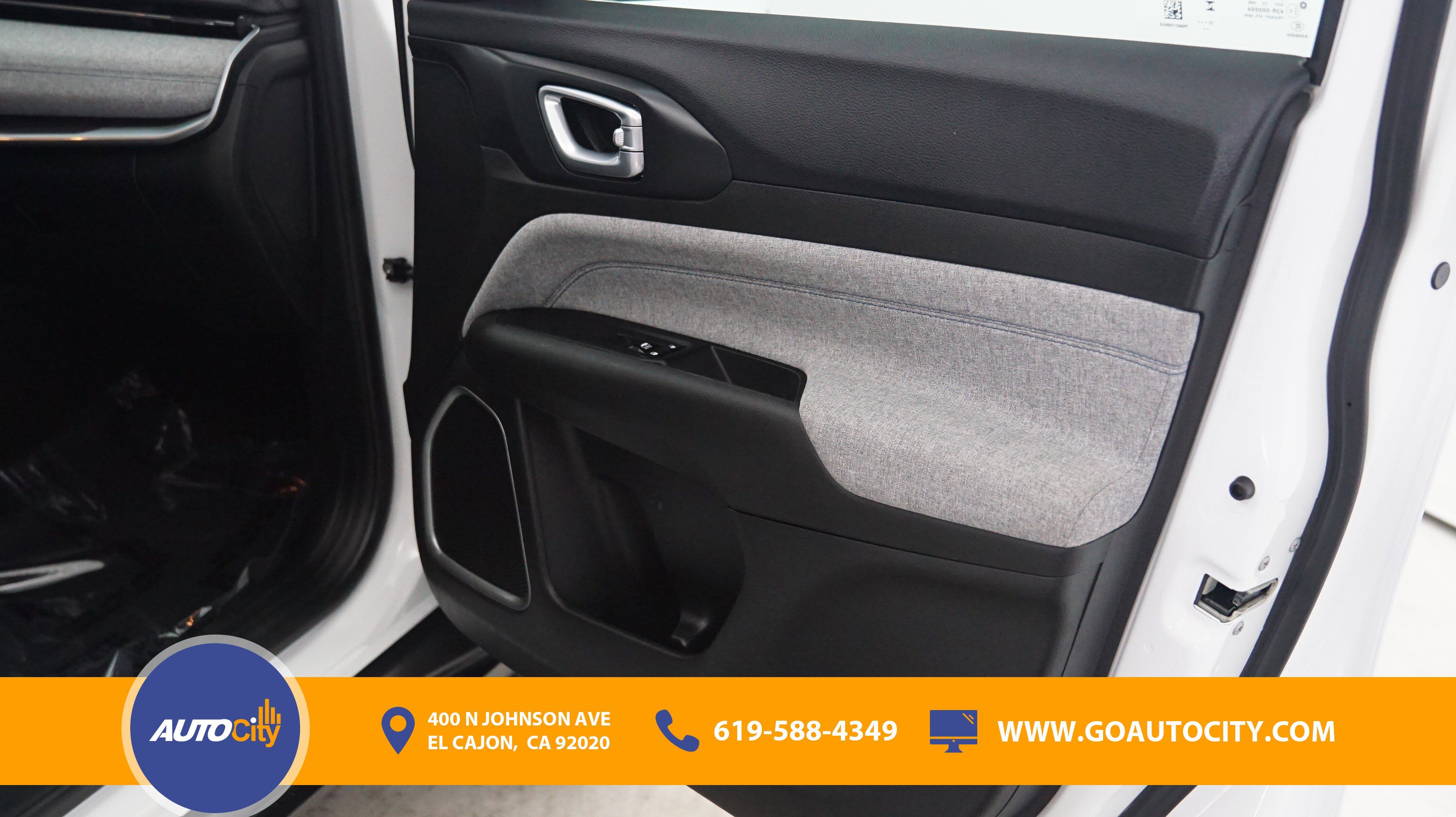 Used 2024 Jeep Compass Latitude image 16