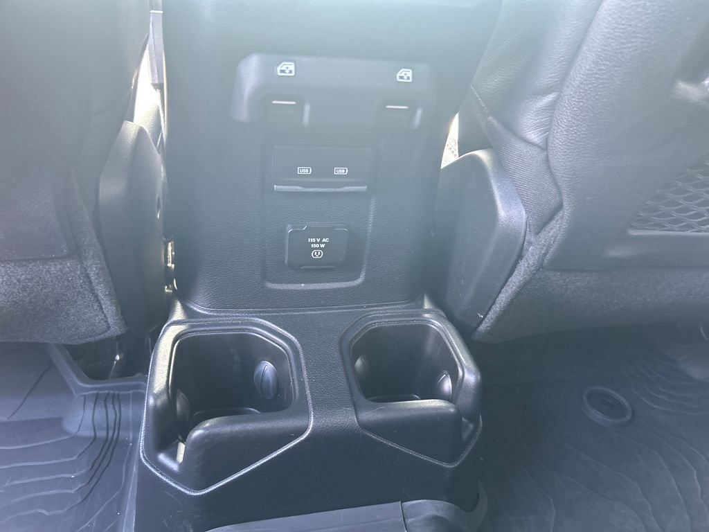 Used 2023 Jeep Wrangler Unlimited Rubicon w/ Cold Weather Group AWD/4WD image 17