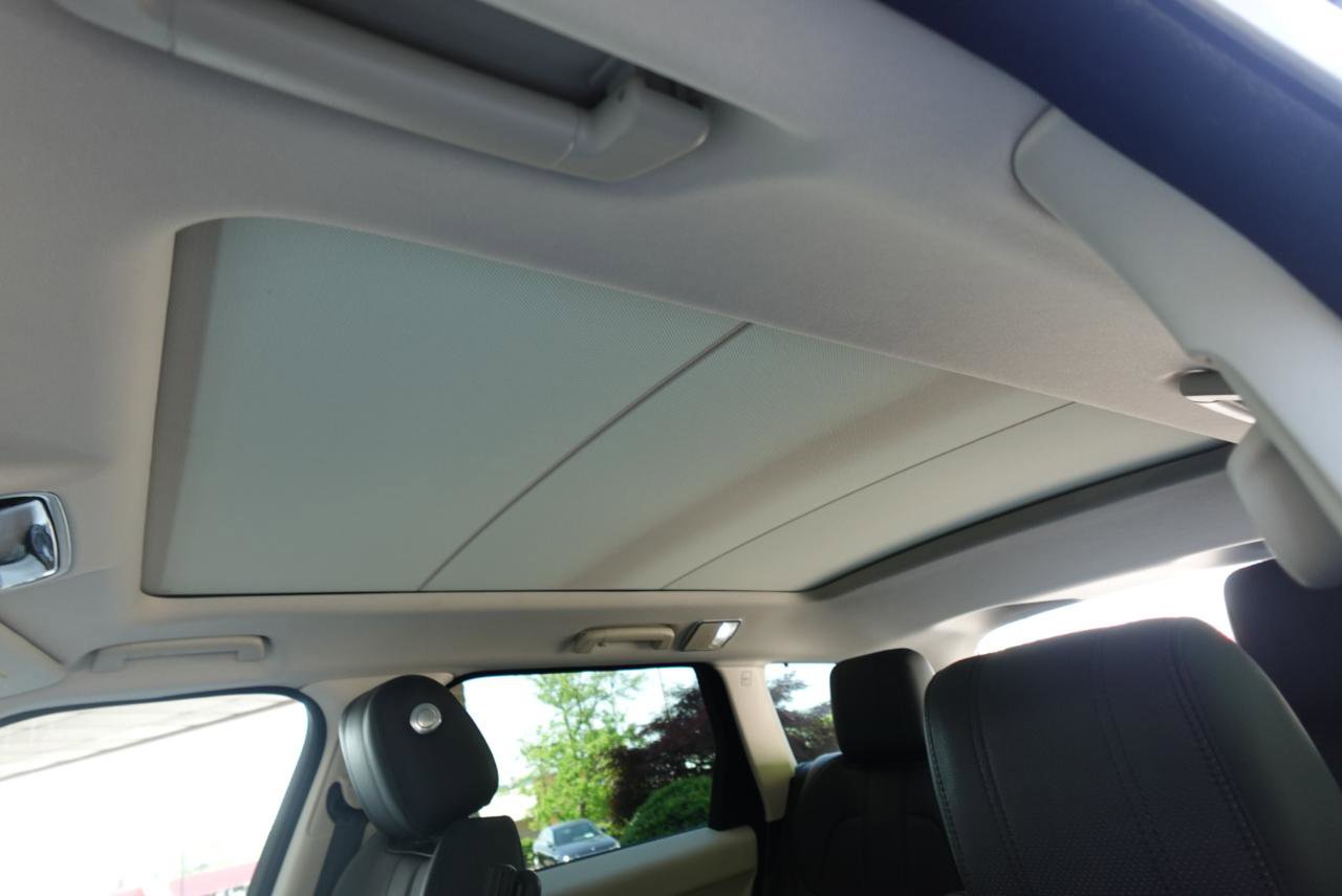 Used 2017 Land Rover Range Rover Sport HSE image 13