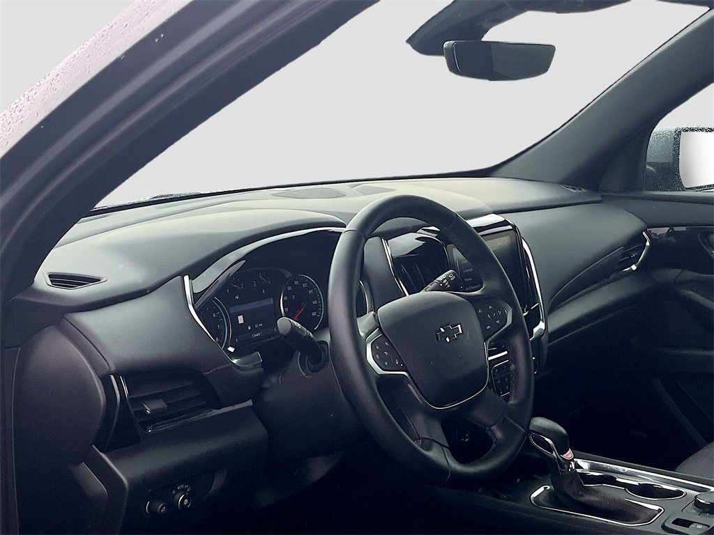 Used 2023 Chevrolet Traverse RS image 9