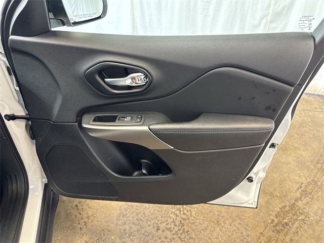 Used 2022 Jeep Cherokee Limited image 27