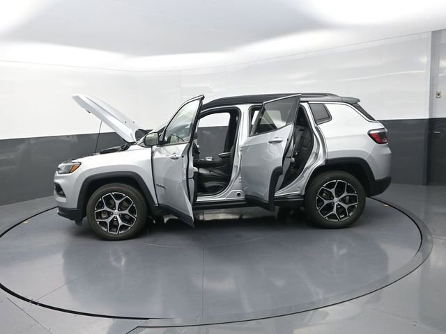 Used 2024 Jeep Compass Limited AWD/4WD image 32