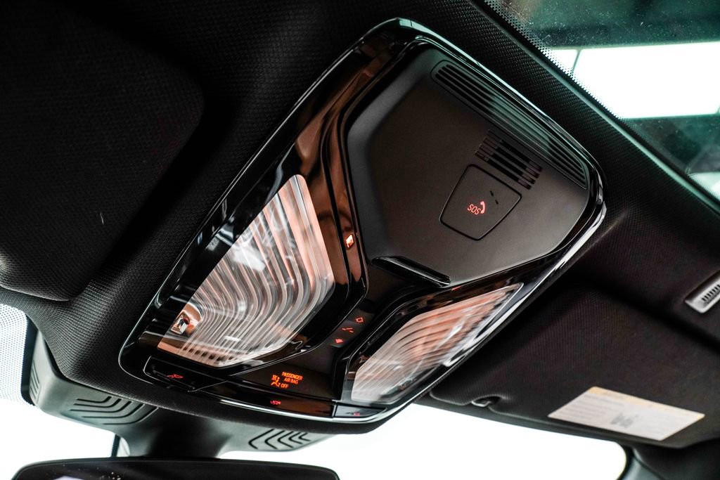 Used 2017 BMW 540i xDrive w/ Premium Package image 39