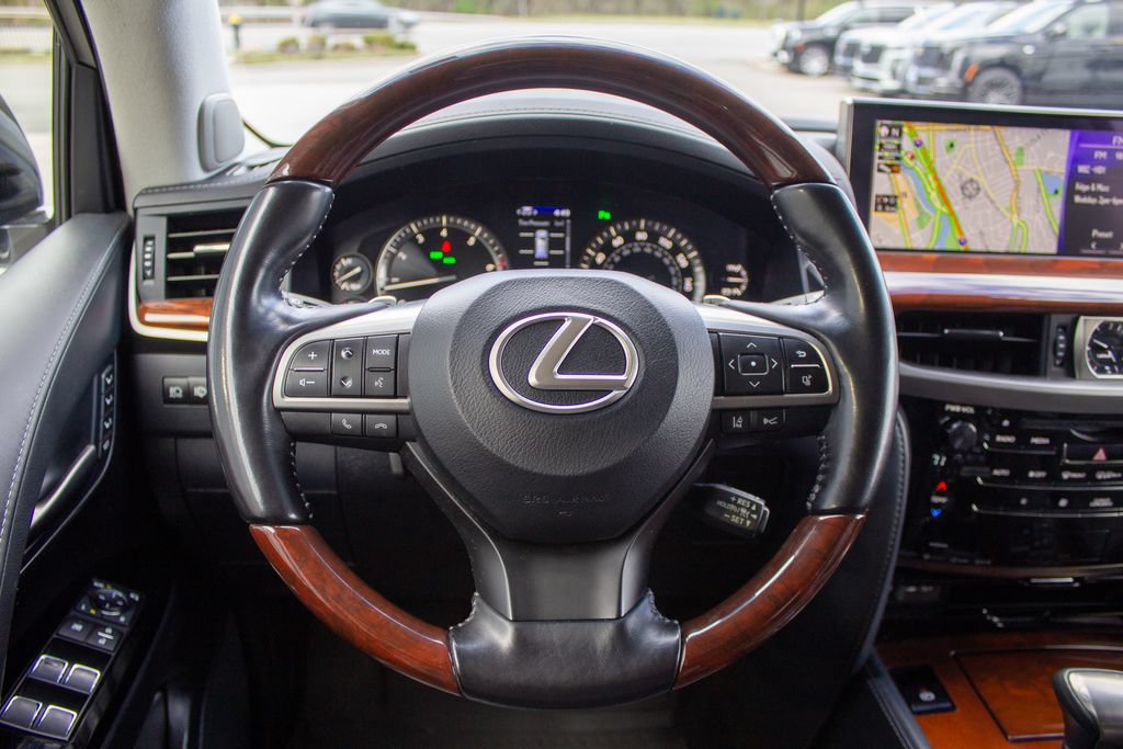 Used 2021 Lexus LX 570 4WD w/ Luxury Package image 14