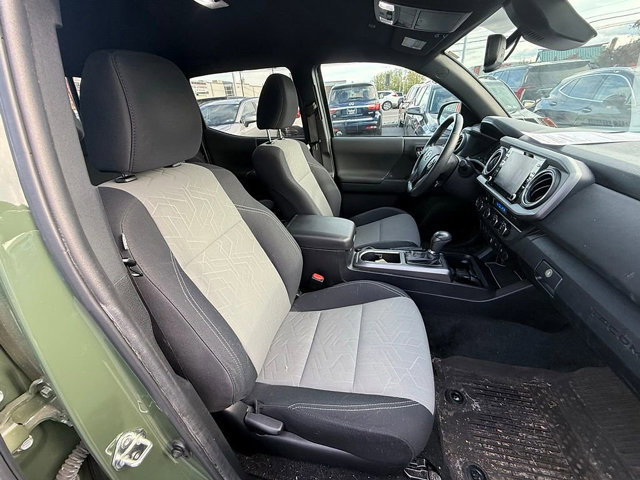 Used 2022 Toyota Tacoma TRD Sport w/ Technology Package AWD/4WD image 22
