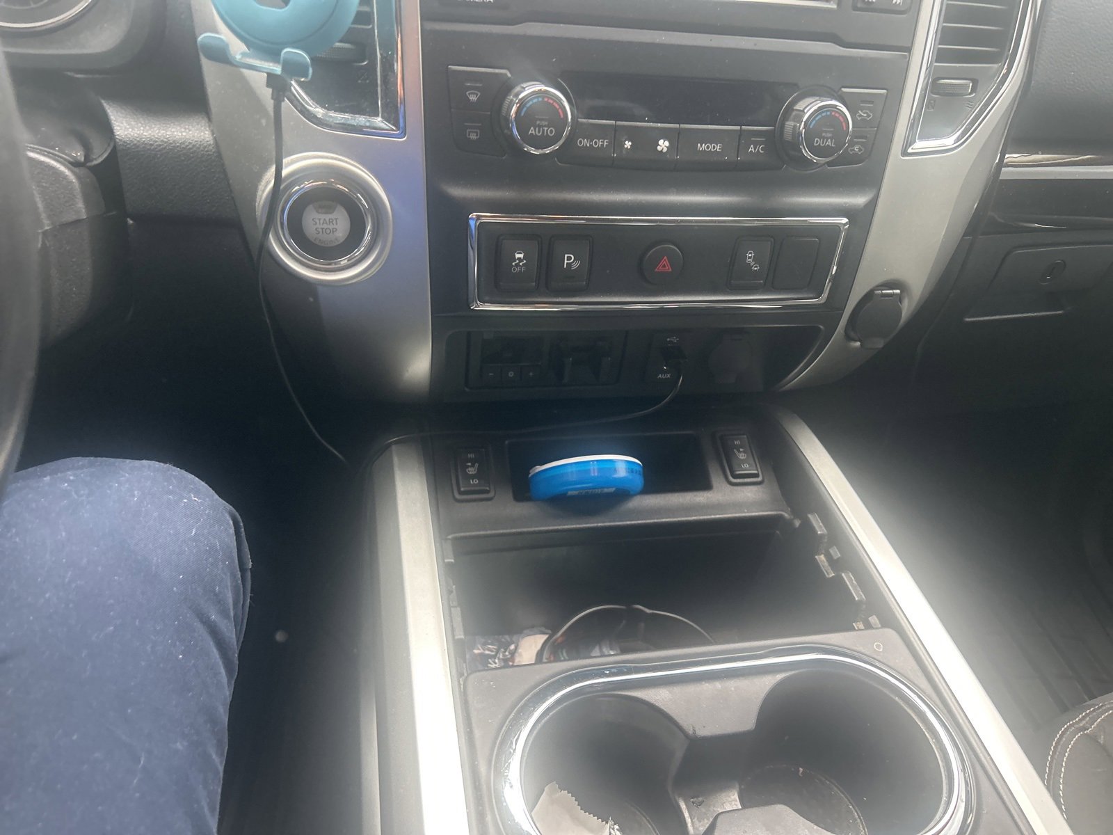 Used 2017 Nissan Titan SV image 10