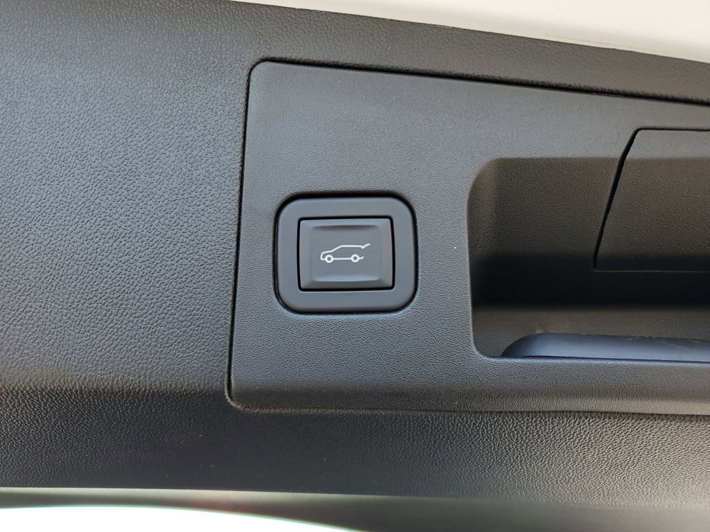 Certified 2025 Cadillac XT5 Luxury FWD image 27