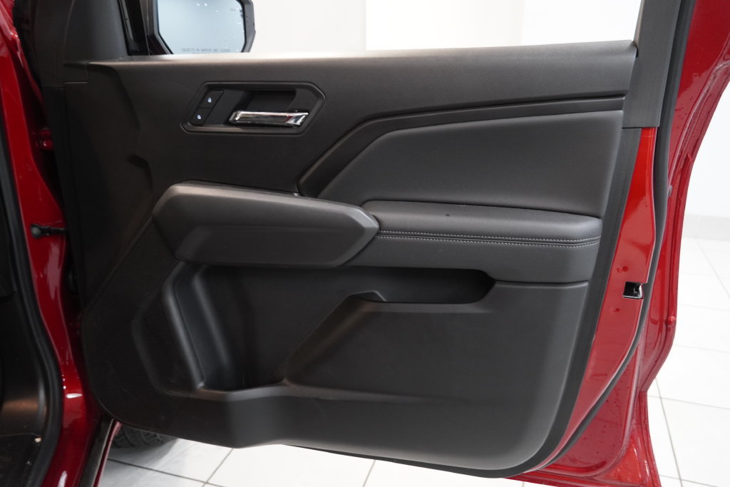 Used 2025 Chevrolet Colorado LT w/ LT Convenience Package AWD/4WD image 33