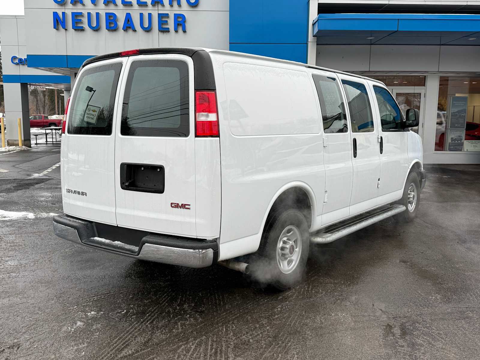 Used 2023 GMC Savana 2500 w/ Driver Convenience Package image 5
