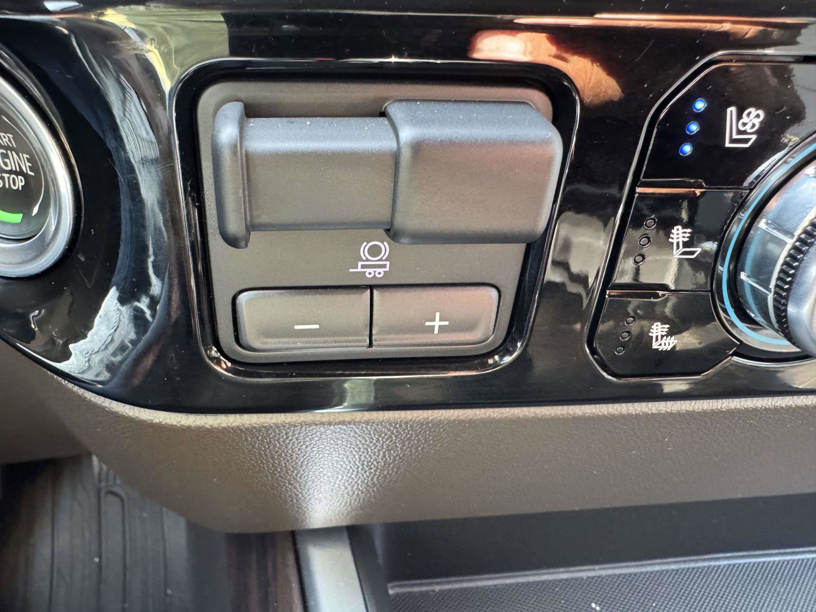 Used 2023 GMC Sierra 1500 SLT w/ SLT Premium Plus Package image 33
