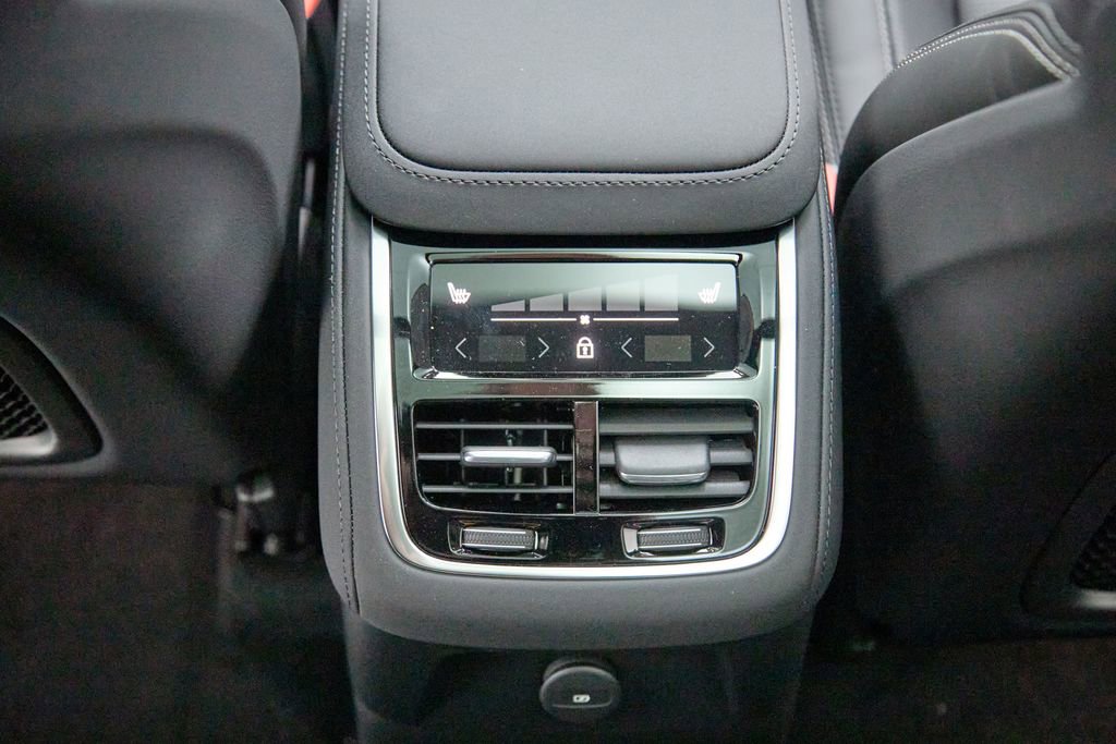 New 2026 Volvo XC90 T8 Ultra w/ Protection Package image 26