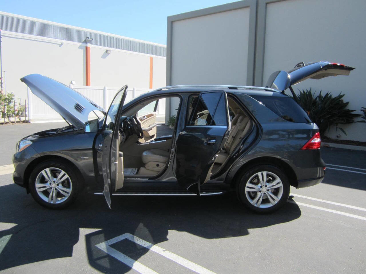 Used 2012 Mercedes-Benz ML 350 ML 350 AWD 4MATIC 4dr SUV image 9